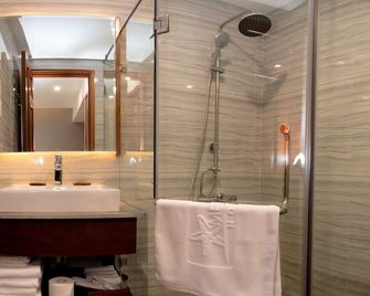 Mento Hotel Quy Nhon - Qui Nhon - Bathroom