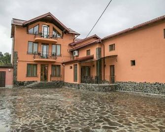 Anadi Hotel Boutique Only Adult - Braşov - Building
