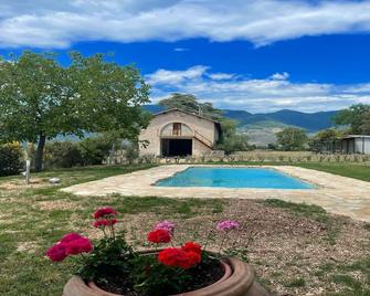 Exclusive Pool Villa - Close to Spoleto Shops and Restaurants - Campello Sul Clitunno - Басейн