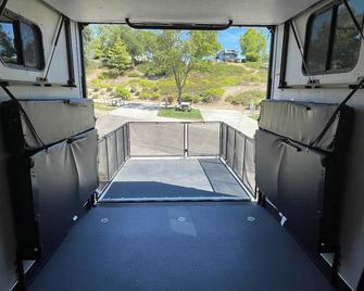 Spacious 40' 2020 Vengeance Rogue - A Luxury Home On Wheels - Nipomo - Balcony