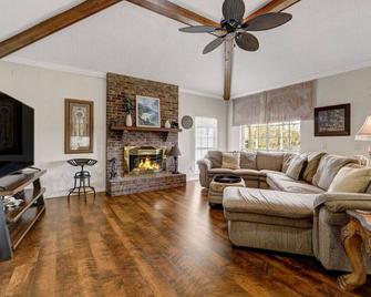 Governorsfishcamp For 7 Boating - Green Cove Springs - Living room