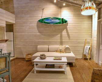 Eco Lifestyle & Lodge - Bathsheba - Living room