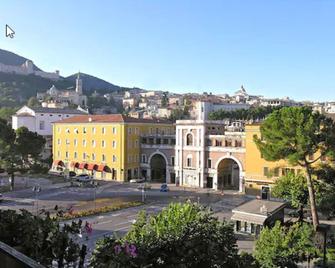 Hotel Clarici - Spoleto - Edificio