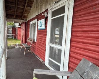 Paddles 'n' Pine - Cabin #3 - Prudenville - Patio