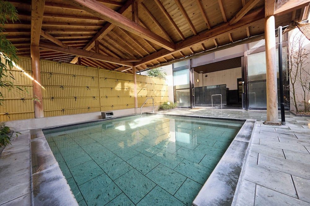 نيكو ستيشن هوتل كلاسيك - نيكو - حوض السباحة