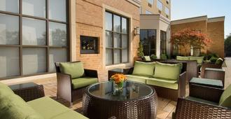 DoubleTree by Hilton Sterling - Dulles Airport - Sterling - Patio