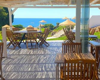 Vilas Marrocha - Porches - Patio