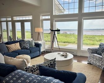 Herons Landing Pei Luxury Oceanfront Cottage - Montague - Sala de estar