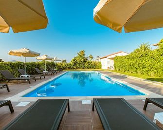 Koulouris Apartments & Studios - Kalyves - Pool