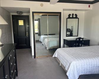 Modern Rooms at Bay Valley Resort – Clean, Cozy, & Great Location - 3 Units - Bay City - Soverom