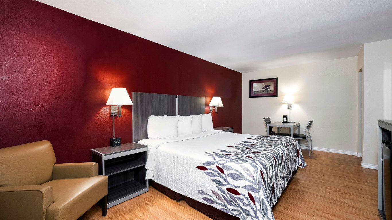 Red Roof Inn Houston North - FM1960 & I-45