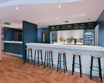 Travelodge Swansea Central - Swansea - Bar