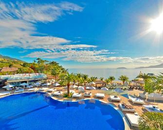 DPNY Beach Hotel - Ilhabela - Piscina