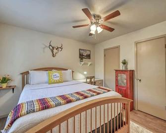 Kerrville Hidden Gem with Firepit and Grill - Great Location - Kerrville - Ložnice