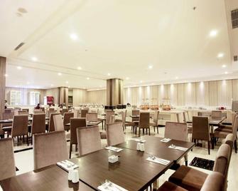 Grand Karlita Hotel Purwokerto - Purwokerto - Ресторан