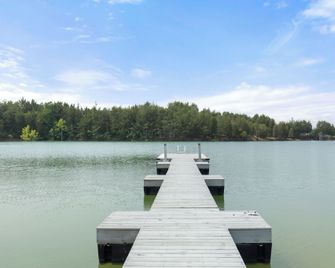 Wonderland Cove - Dandridge