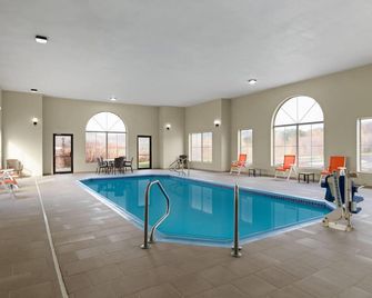 Wingate by Wyndham Clearfield - Clearfield - Pool
