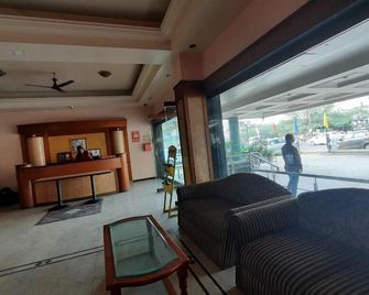 Hotel Ambassador Executive - Solāpur - Lobby