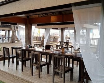 Costa Del Sol Resort Hotel - Oroquieta - Restaurante