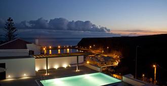 Azores Youth Hostels - Santa Maria - Vila do Porto - Pool