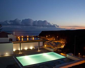 Azores Youth Hostels - Santa Maria - Vila do Porto - Pool