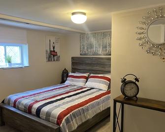 10-15 Min From O'hare Chicago-Lovely 3bedrooms Garden Apartment - Franklin Park - Slaapkamer