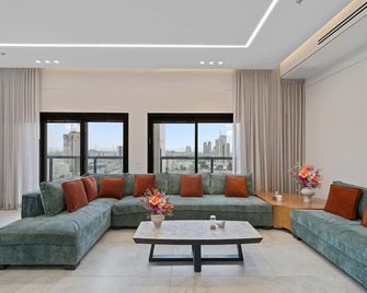 Luxury Penthouse with Fabulous Views By Isrentals - Jérusalem - Salon