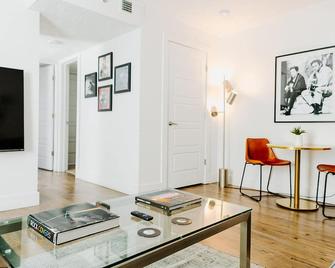 The Vinyl at Music Row - 1 Bedroom Apartment - Nashville - Salon