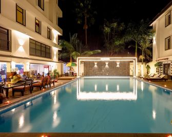 Sunkissed Premium Goa - Calangute - Piscina
