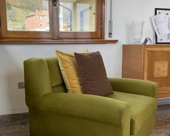 House with private overflow garden on the lake - Pella - Living room