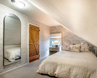 The Cider Loft - Waterbury - Schlafzimmer