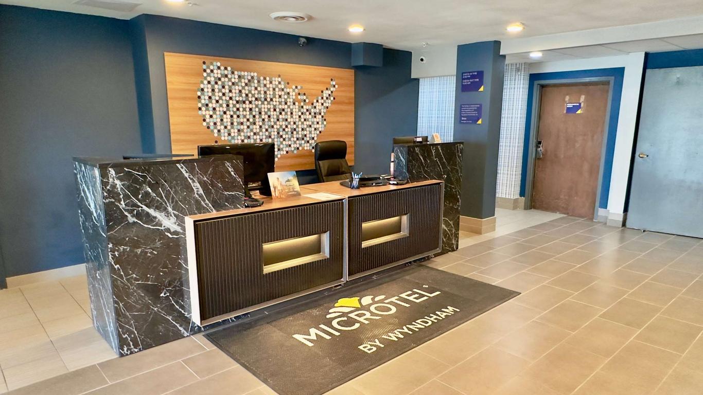 Microtel Inn & Suites by Wyndham Denver Airport