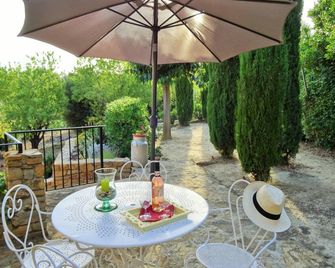 Small character house with garden in Provence / Côte d'Azur 6 km from the sea - La Cadière-d'Azur - Patio