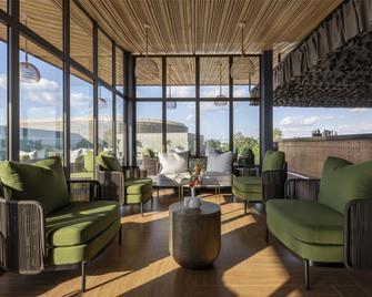 Zaria Court Kigali, Tapestry Collection by Hilton - Кігалі - Бар