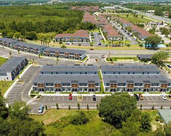 Luxury 3 Bed Home up to 8 guests- The Hub - 3236 TT - Orlando - Building