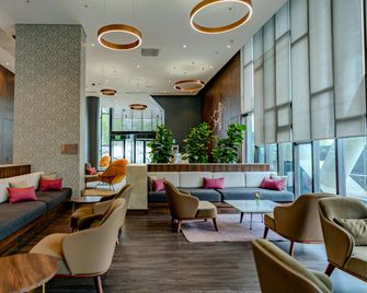 Courtyard by Marriott Santiago Airport - Santiago - Sala d'estar