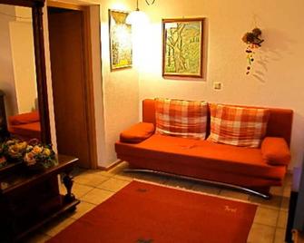 Garden - Apartments am Schlossberg - Starnberg - Wohnzimmer