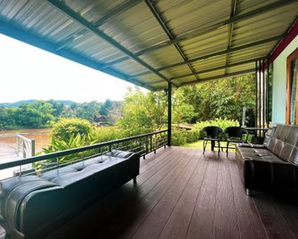 Panda Home Stay - Kanchanaburi - Balcony
