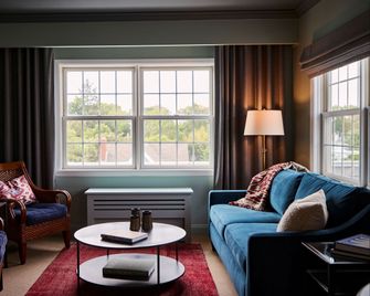 The Harbor Front Inn - Greenport - Wohnzimmer