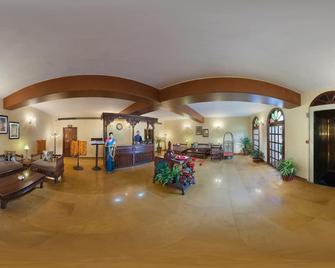 The Grand Imperial - Heritage Hotel - Agra - Reception