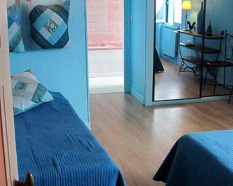 Hôtel Au Bord du Monde - Neuvy-sur-Barangeon - Habitación