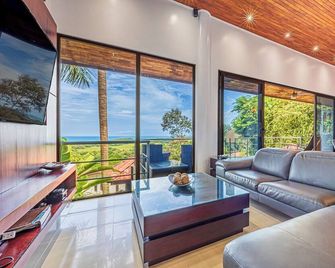 New!!-All Suite House & Killer Views. On-site Staff-Gated Community-Paved Road - Dominical - Living room