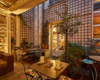 Hotel De Sevres - Paris - Patio