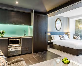 DoubleTree by Hilton Queenstown - Queenstown - Bedroom