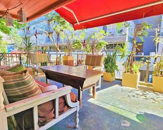 House Park Hotel Boutique - Santa Fe - Patio