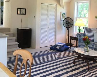 1 bedroom harbor garden view apartment - Rockport - Wohnzimmer