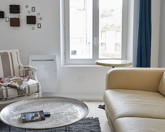 Appart Hotel De Paris - Ault - Wohnzimmer