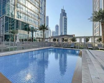Forte Tower 1 - Elegant Two Bedroom in Downtown - Garhoud - Pool