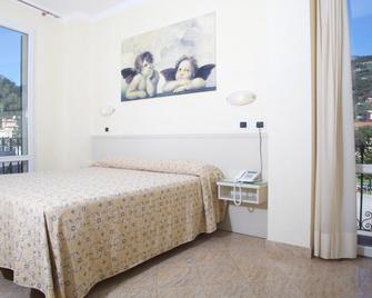 Hotel Feluca - Bonassola - Schlafzimmer