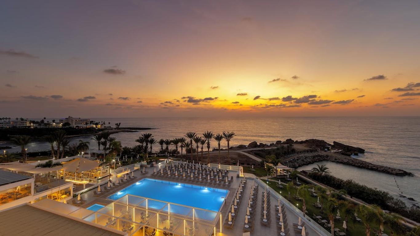 فندق كوينز باي